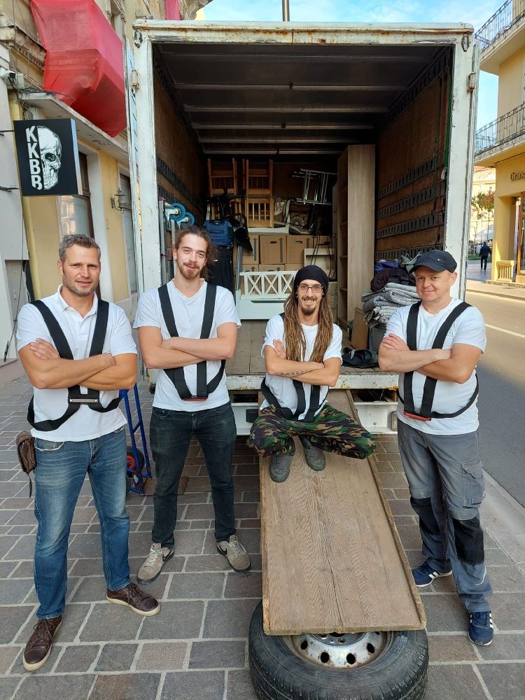 Echipa de mutări SaMutare - Firmă de transport Oradea
